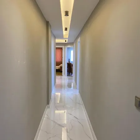 Kaleici/sehir Merkezi 3+1 Jakuzili Daire