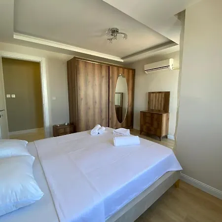 Kaleici/sehir Merkezi 3+1 Jakuzili Daire